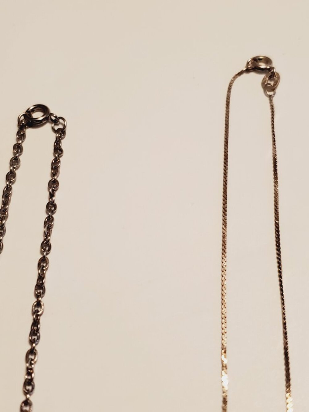 4 Necklaces, items # A-2348-2351, wt. 25 grams. - Picture 10 of 12